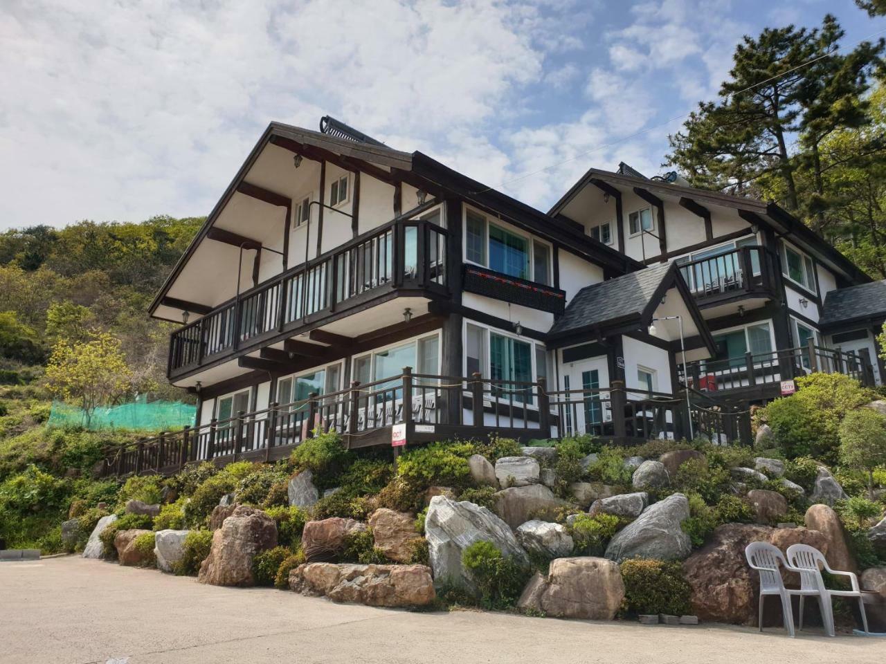 Tongyeong Yehyang Pension エクステリア 写真